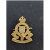 Image 4 : (4) Assorted Cap Badges
