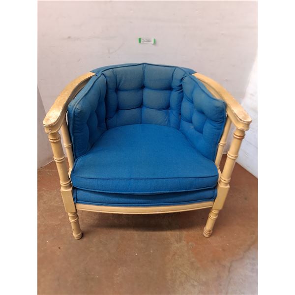 * MCM Tub Chair - 28x27x27" - Cannot Ship