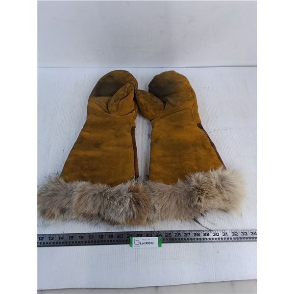 Pair of Indigenous Styled Animal Skin Mittens - Approx Size XL - 20" Length