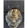 Image 2 : Antique "White Flame Light Co" Oil Lamp - 17" Tall - Cannot Ship