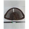 Image 1 : Antique Cast Iron Tractor Seat - 1 Broken Spoke