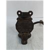 Image 3 : Vintage Arcade Cast Iron Grinder