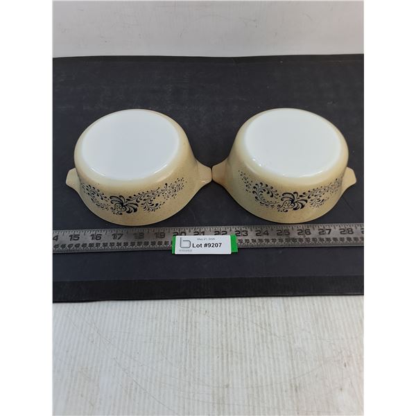(2) Vintage Pyrex 750ml Casserole Dish