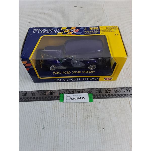 NIB Motor Max Replica 1:24 1940 Ford Sedan Delivery