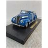 Image 3 : "Road Legends" Mounted Replica Diecast 1937 Ford Convertible