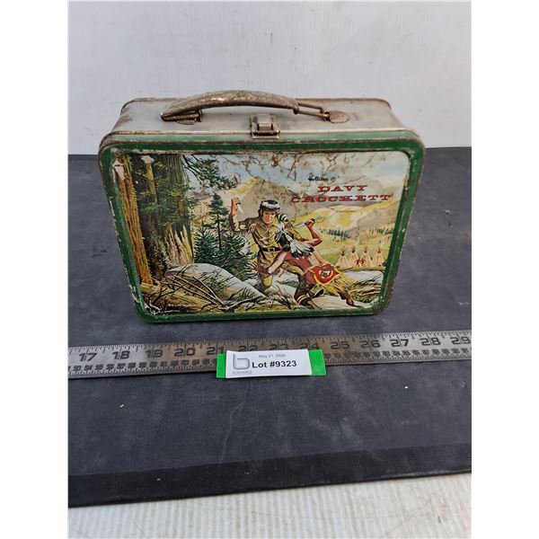 Vintage Metal "Davy Crockett" Lunch Box