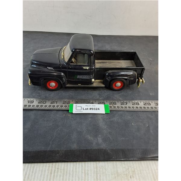 "Road Tough" Replica 1:18 Diecast 1953 Ford Pick-Up Truck
