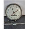 Image 1 : De Laval Electric Wall Clock - 13.5" Diameter - Tested