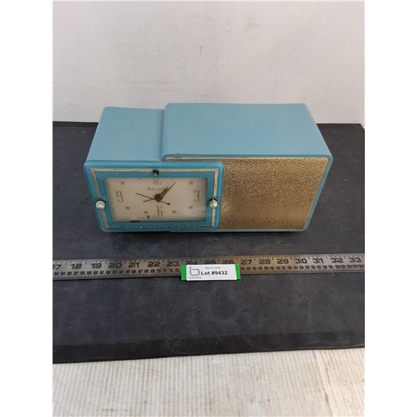 Vintage Bulova AM Tube Clock Radio - Clock Working, Radio Untested