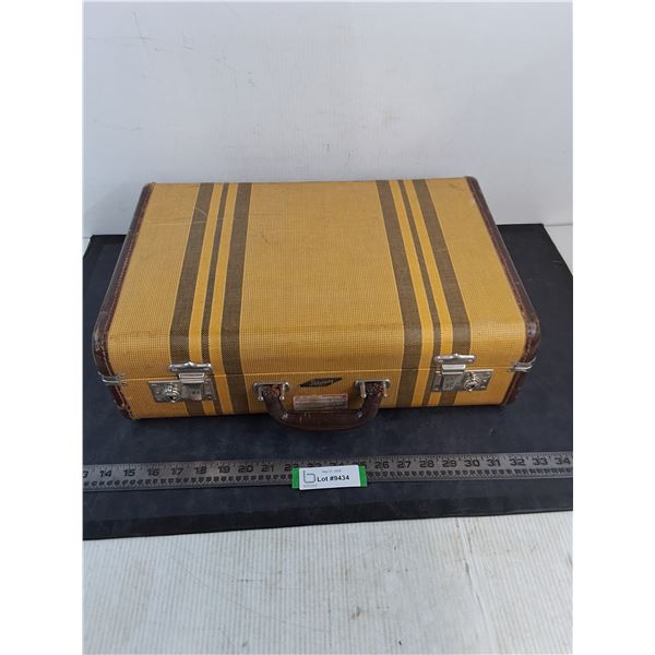 Vintage Pakaway Suit Case - 18x14x6" w/Contents