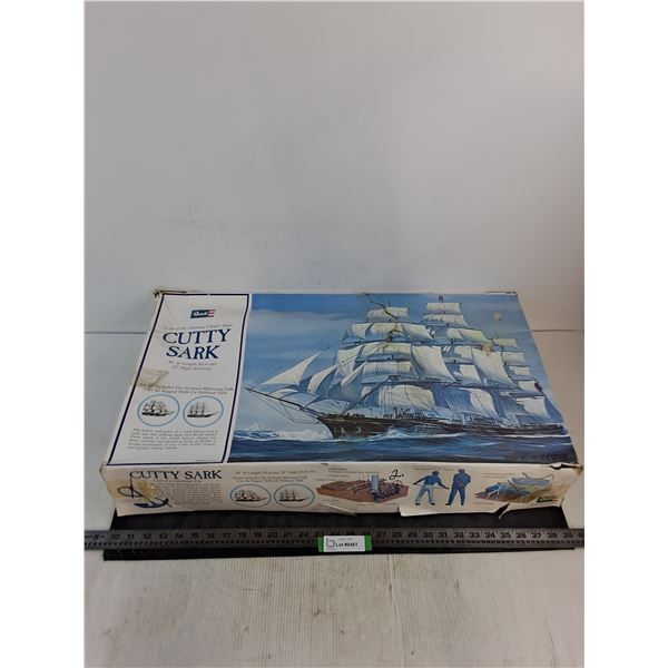 Revell "Cutty Sark" Replica Model Kit - Box 29x16x5" - Pickup Preferred