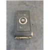 Image 2 : Vintage Kodak Jiffy Six-16 Series II Camera, As is