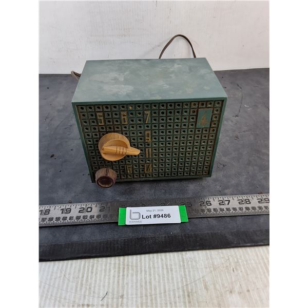 Vintage Emerson 708B AM Tube Radio, As is