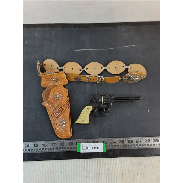 Western Toy 6-Shooter & Holster Belt