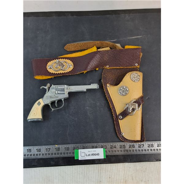 Western Toy 6-Shooter w/Holster Belt