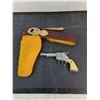 Image 2 : Western Toy 6-Shooter w/Holster Belt