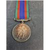 Image 2 : ^ Canadian World War 2 Volunteer Service Medal - Non-Magnetic