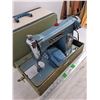 Image 3 : Vintage Ford Deluxe Electric Sewing Machine - Powers On, As Is