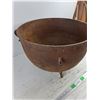 Image 3 : *Vintage Cast Iron Pot 20" x 13", RUSTY, PICKUP ONLY