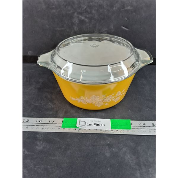 PYREX Butterfly Gold Casserole Dish w/Lid