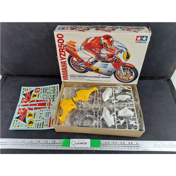 Tamiya Yamaha YZR500 OW70 Motorcycle Model - New
