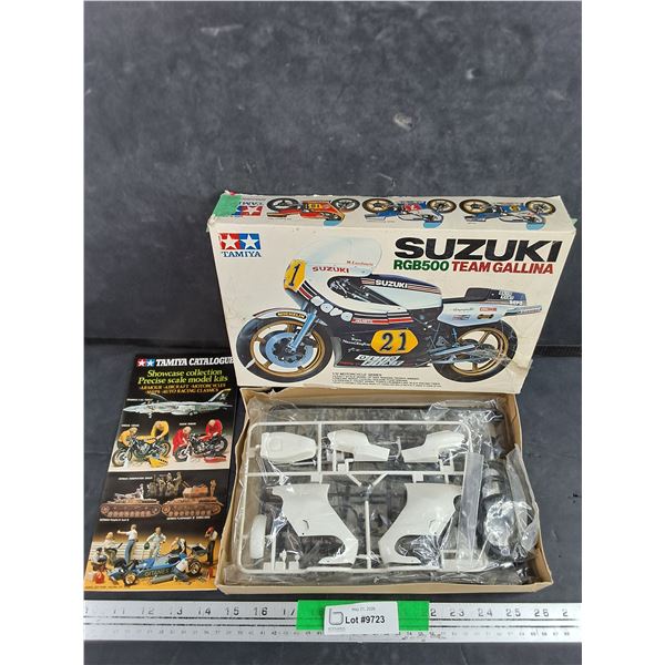 Tamiya Suzuki RGB500 Team Gallina Motorcycle Model - Complete