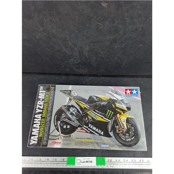 Tamiya Yamaha YZR '09 Monster Motorcycle Model - New
