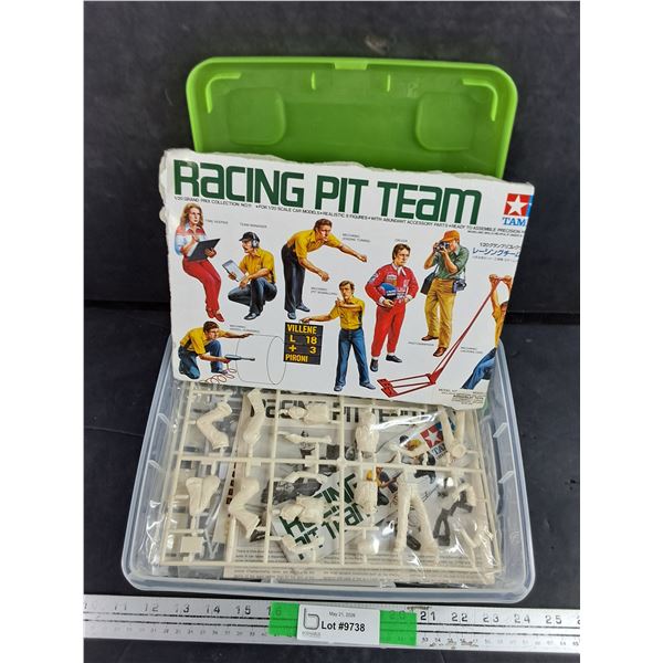 Tamiya Racing Pit Team Figures - Complete