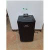 Image 1 : *Masterbuilt Electric Smokehouse - Powers On, As Is 17" x 16" x 31", PICKUP ONLY