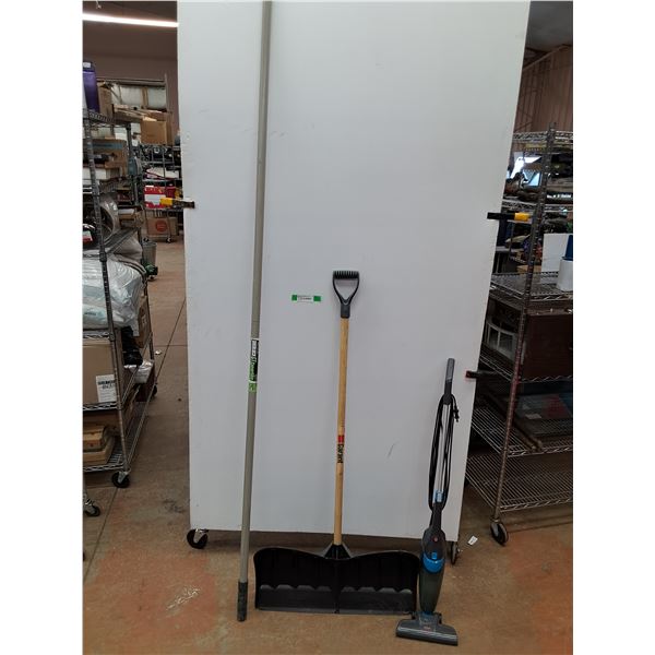 *Wooster Telescopic Handle, Guaranteed Shovel & Bissell Vacuum Cleaner - Powers On, As Is, PICKUP