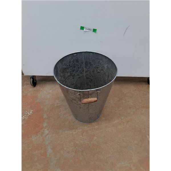 *40L Galvanized Planter - PICKUP ONLY