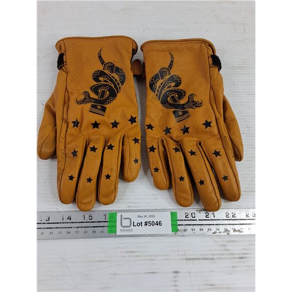 PaIr of Gold Leather Triumph Spark Motorcycle Gloves Featuring Black Snake/Star Motifs
