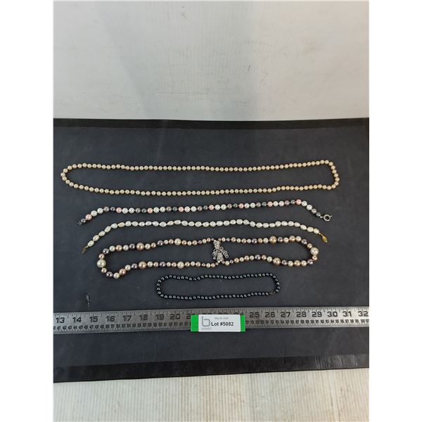 (5) Costume Jewelry Pearl Neck Laces