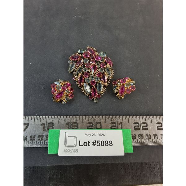 Matching Brooch & Ear Rings Costume Jewelry