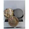 Image 1 : (2) Vintage Hat Boxes & Sun Hat - Approx Large Size