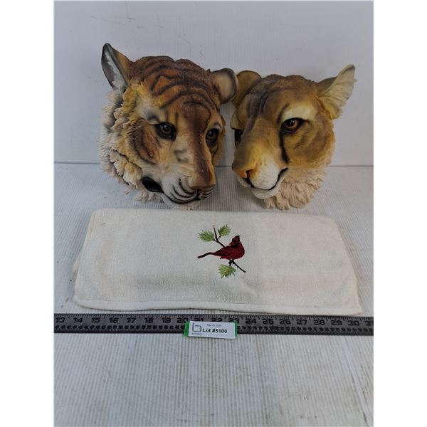 Lion & Lioness Resin Wall Decor Plaques, Hand Towel