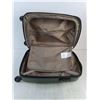 Image 5 : Heys Hard Body Rolling Suitcase - 13x23x9"
