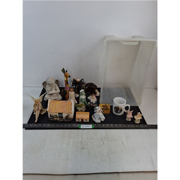 Assorted Ornatments, Coffee Mug, Plastic Tote