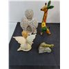 Image 2 : Assorted Ornatments, Coffee Mug, Plastic Tote
