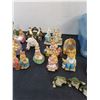 Image 3 : Assorted Ceramic & Resin Animal Ornaments, Plastic Tote
