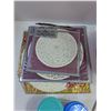 Image 2 : Misc. Household Items, Paper Doilies, Containers
