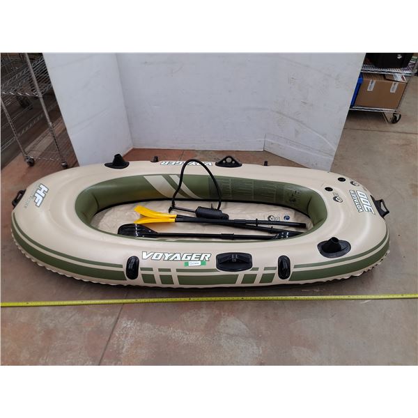 *Voyager Inflatable Boat with Paddles & Aid Pump, PICKUP ONLY, Holds Air