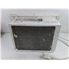 Image 4 : *Perfect Aire Window Air Conditioner 24" x 14" x 13, Powers On, As Is