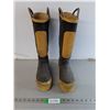 Image 1 : Black Diamond Steel Toed Rubber Boots: Women 7.5, Men's 5.5