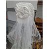 Image 4 : * Wedding Dress - Approx 6 to 8 Size w/Hat & Bouquet