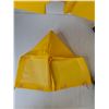 Image 4 : Raincoat + Hood & Overalls, Trunk Net, Hard Hat Liner, Plastic Clamps, Power Adapter
