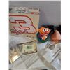 Image 6 : Misc. Items Fakes Nose Glasses, Pins