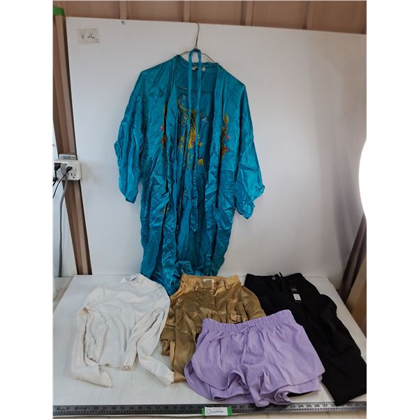 Golden Bee Kimona, Size 0 Pants & Shorts, Size 8 Sweater
