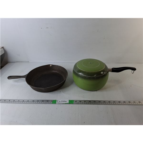 Aluminum Pot & Cast Iron Skillet