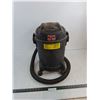 Image 1 : 4-Gallon 1.5HP Shop Vac - Tested
